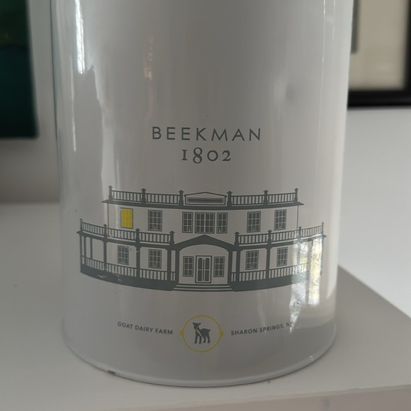 Beekman 1802 Enamel Milk Pail / Milk Jug  with Lid 2021 Limited Edition - Picture 2 of 7